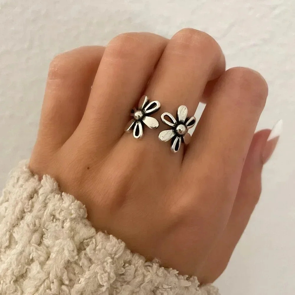 925 Sterling Silver Vintage Flower Ring Dainty Minimalist Flower Ring - Picture 2 of 9